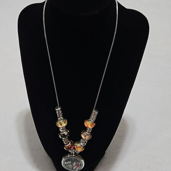 Silver Floating Charm Pendant Necklace With 40 Charms - Picture 3 of 9